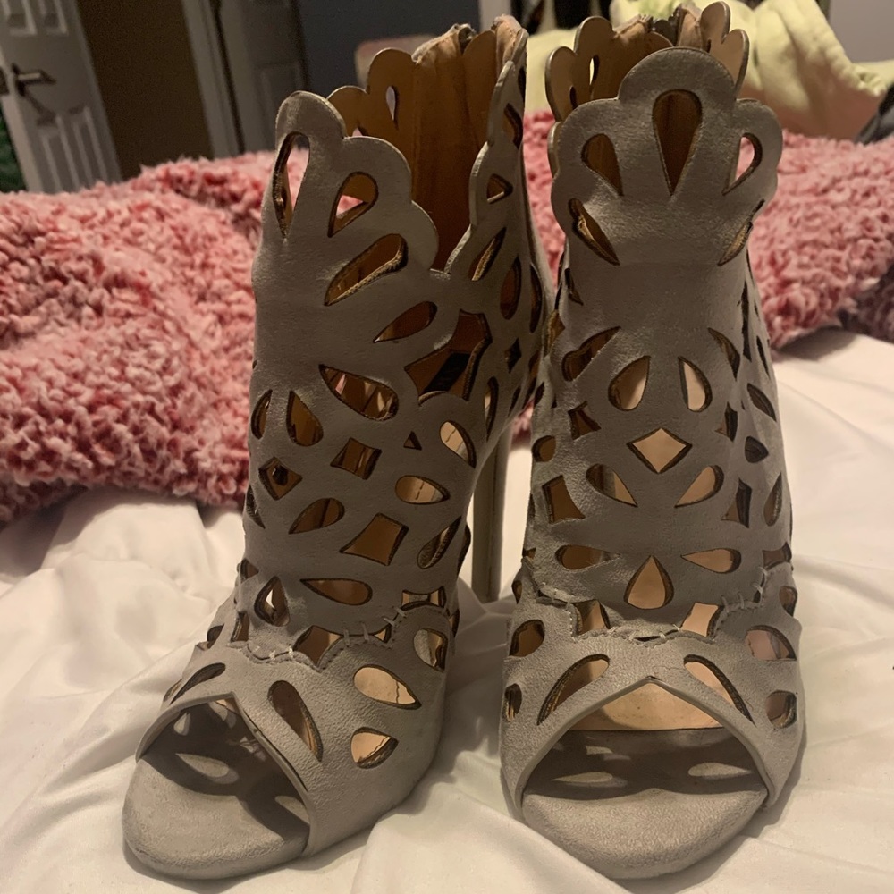 VICES SHOES Cutout Open Toe High Heel (38)
